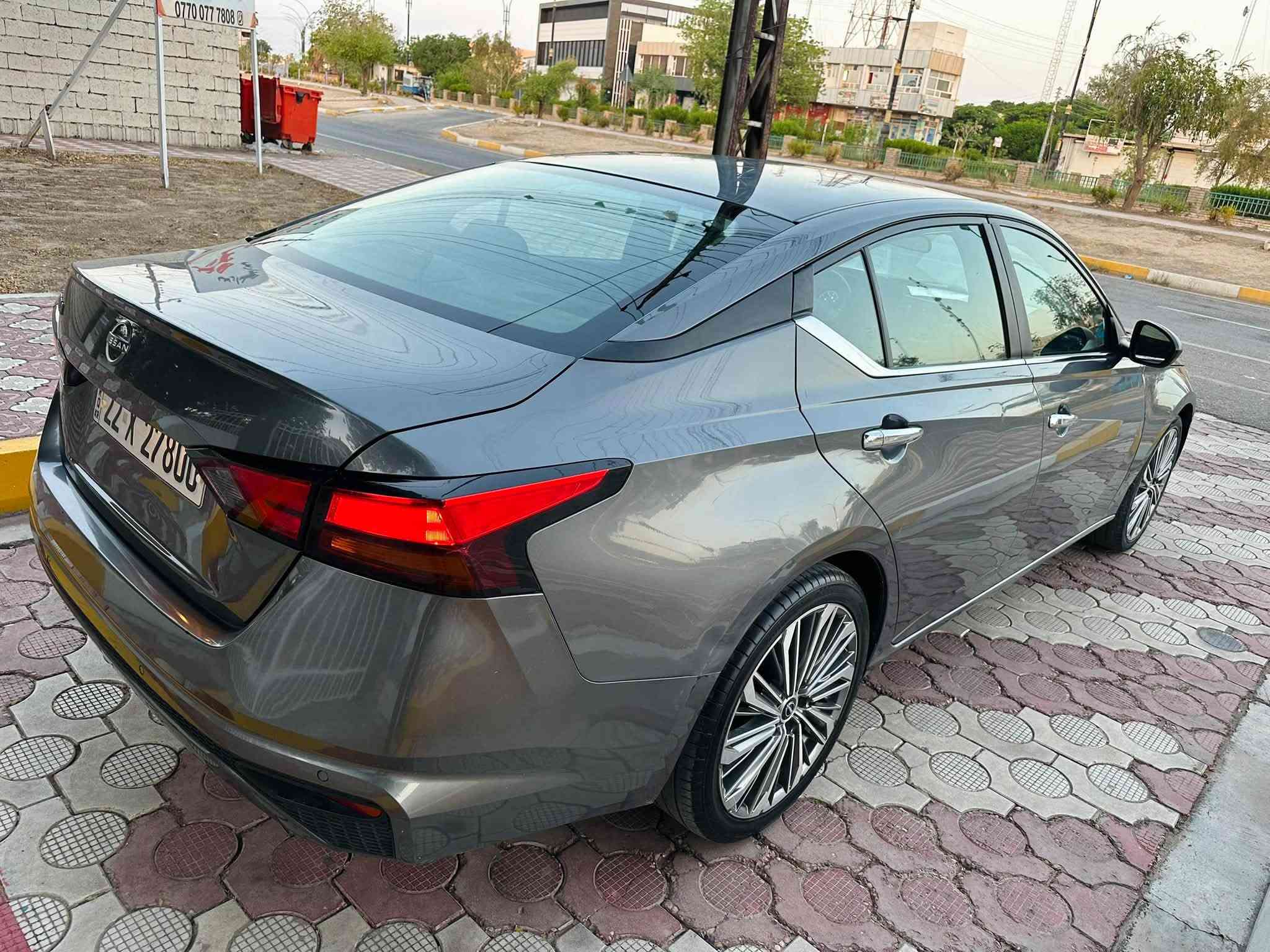 للبيع التيما _S_2024
السعر 126 وبي مجال بسيط
*********** 
 لون نفطي
تحكم ستيرن 
تثبيت سرعه 
تبريد ثلج 
بصمة ابواب 
بصمة تشغيل 
صندوق بصمه 
تشغيل عن بعد 
حجر بلادي 
رادار بلادي 
ماشيه 61 ميل 
  بيهه ٣ قطع صبغ وبابين كلير امريكا 
 1N4BL4BV1RN374090
كير محرك حداديه شرط 
السياره جاهزه
رقم سنويه هزه براد جديد 2031
مكان السياره ديالى خانقين

نص مكتوب في الصور:
- ***********