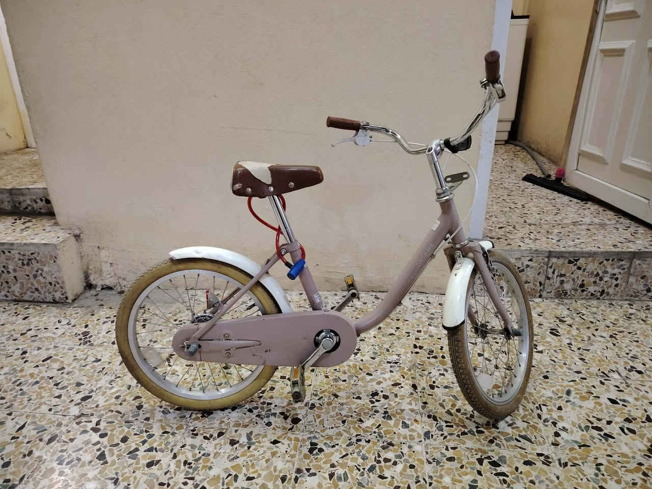 البيع تصال على رقم ***********
