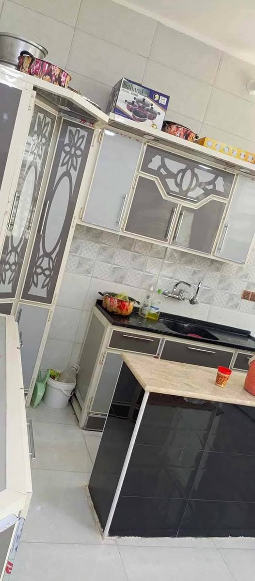 السلام عليكم
بيت طابو زراعي سند 25 للبيع المساحه 400 متر تحويل

 مباشر بأسم المشتري ع شارع التبليط بناء حديث يوجد 

كافة الخدمات ماء كهرباء تبليط مجاري مدارس يحتوي

 على غرفتين واستقبال8،,×4ومطبخ وصاله صحيات داخليه

 وخارجيه العنوان كربلاء طويريج الدسميه قرب البو حمدان

للأستفسار أكثر 
***********
*********** تابع الصفحه ليصلك كل ما هوه جديد
