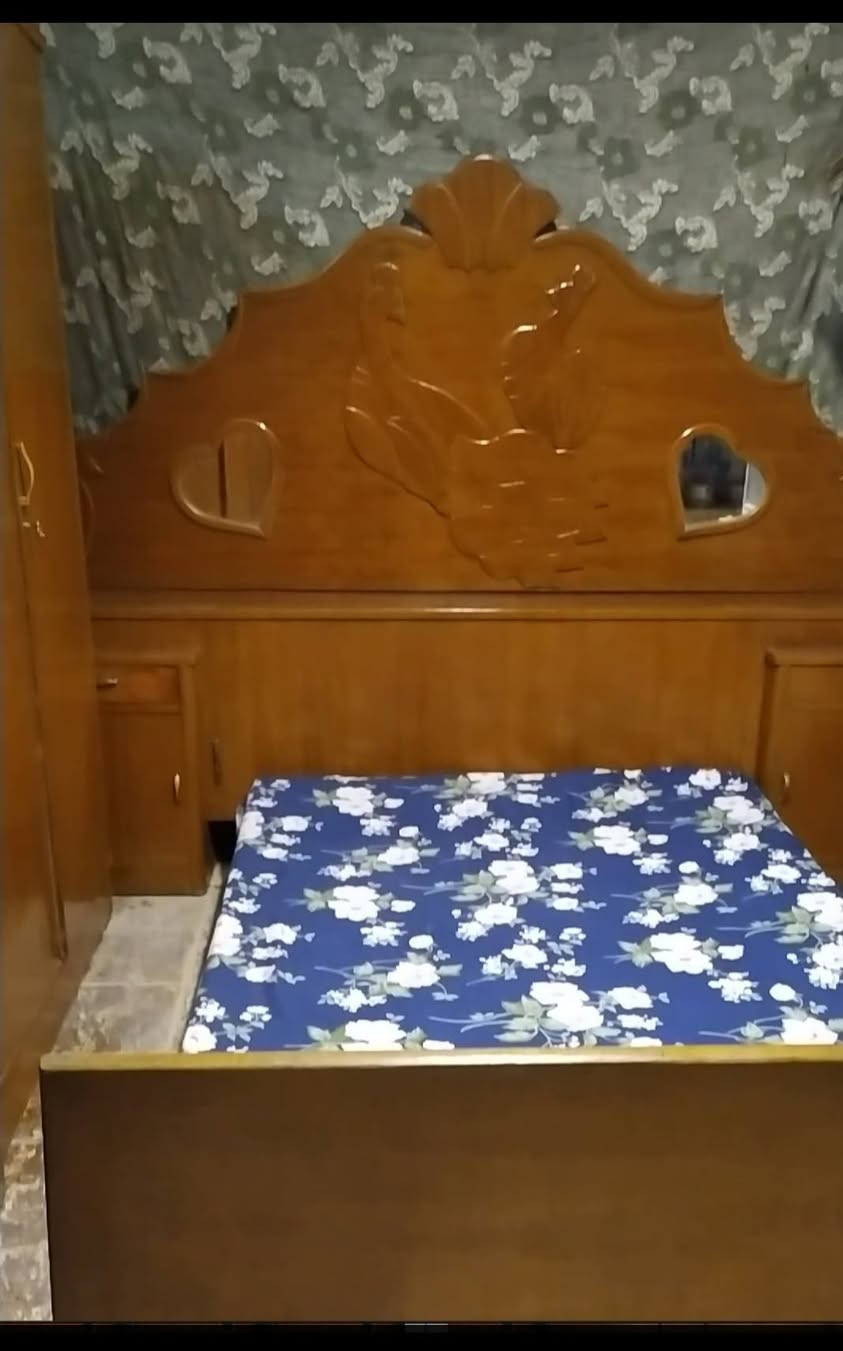 غرفه ام ال٦ ضخمه حيل تسكام صاج خارج والداخل السعر ٥٠٠ تفاصيل علخاص او علرقم *********** مكاني بلكفل.
