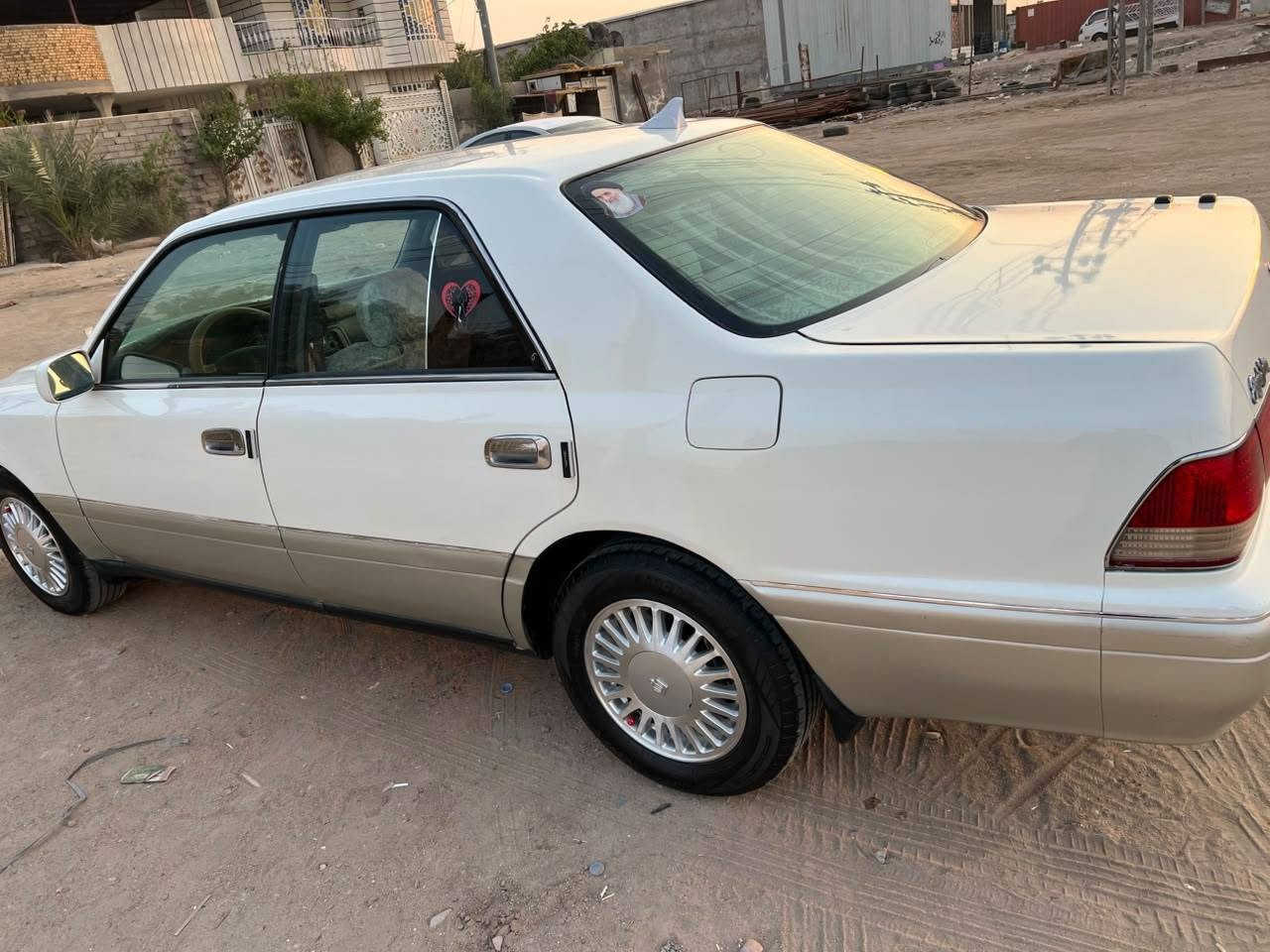 راس الثور فلات موديل١٩٩٥ 
سياره كفاله عامه ما عده مسستمه بيبان فقط 
سياره بيها مكينه ٣٠٠٠ فيشتين كير مكينه تو ذابلها حداده عامه تبريد كلها شغاله 
تخم تاير جديد  رقم بصره بسمي رقم نكليزي المكان سياره البصره قضاء القرنه 
سعر سياره ٩٤ 
رقم الهاتف ***********
