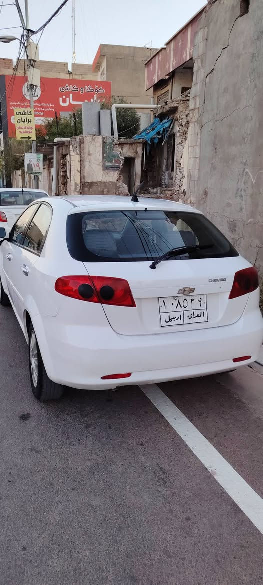 🚗 شفرۆلێت ئۆپترا صالۆن جانتا 2006 بۆ فرۆشتنوان
🔹 مودێل: 2006
🔹 ڕەنگ: سپی   بۆیاغ  بۆجوانی 
🔹 گێڕ: ئۆتۆماتیک 
🔹 مەکینە: 1.6کر
🔹 چوار جام: کارەباییاوە
 🔹 تایەرەکان: نوێ
🔹 تەبرید: سارد و گەرم، بە شێوەی باش کار دبۆجەکات
🔹 کیلۆمەتر: 300,000 کیلۆمەتر، حەقیقییکراوەتەوە
🔹 هەموو شتەکانی ئۆپترا لەگەڵیدایە
🔹 سەنەوی: بەسەرچووە
🔹 تحویل و غرامە: دەکرێت
🔹 وەرەقە و معاملە: بەردەستە
💰 نر53  گەڵا
📍 شوێن: کۆیە
📞 ژمارەی پەیوەندی: ***********
سەیارەیەکی کەم مەسروف و گونجاو بۆ هاتوچۆی ڕۆژانە، بۆ زانیاری زیاتر پەیوەندی بکەن. كويسينجاك, أربيل
