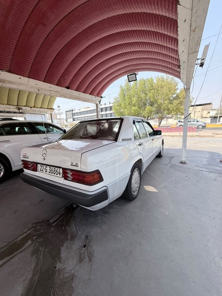 مارسيدس طيارين E190 مديل ١٩٩١
السياره على رضع البلاد مكينه و كير التبريد ثلج مشالله هزه جديده بشهر2 
السياره كامله من كلشي ربع ما تصرف عليها السعر 62$ وبيها مجال 
***********
