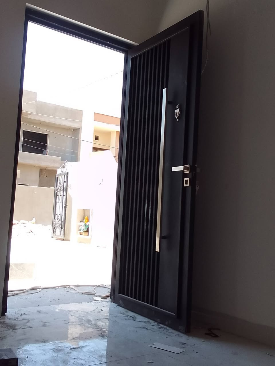 باب حديد • ٢ملم • حديد ثقيل