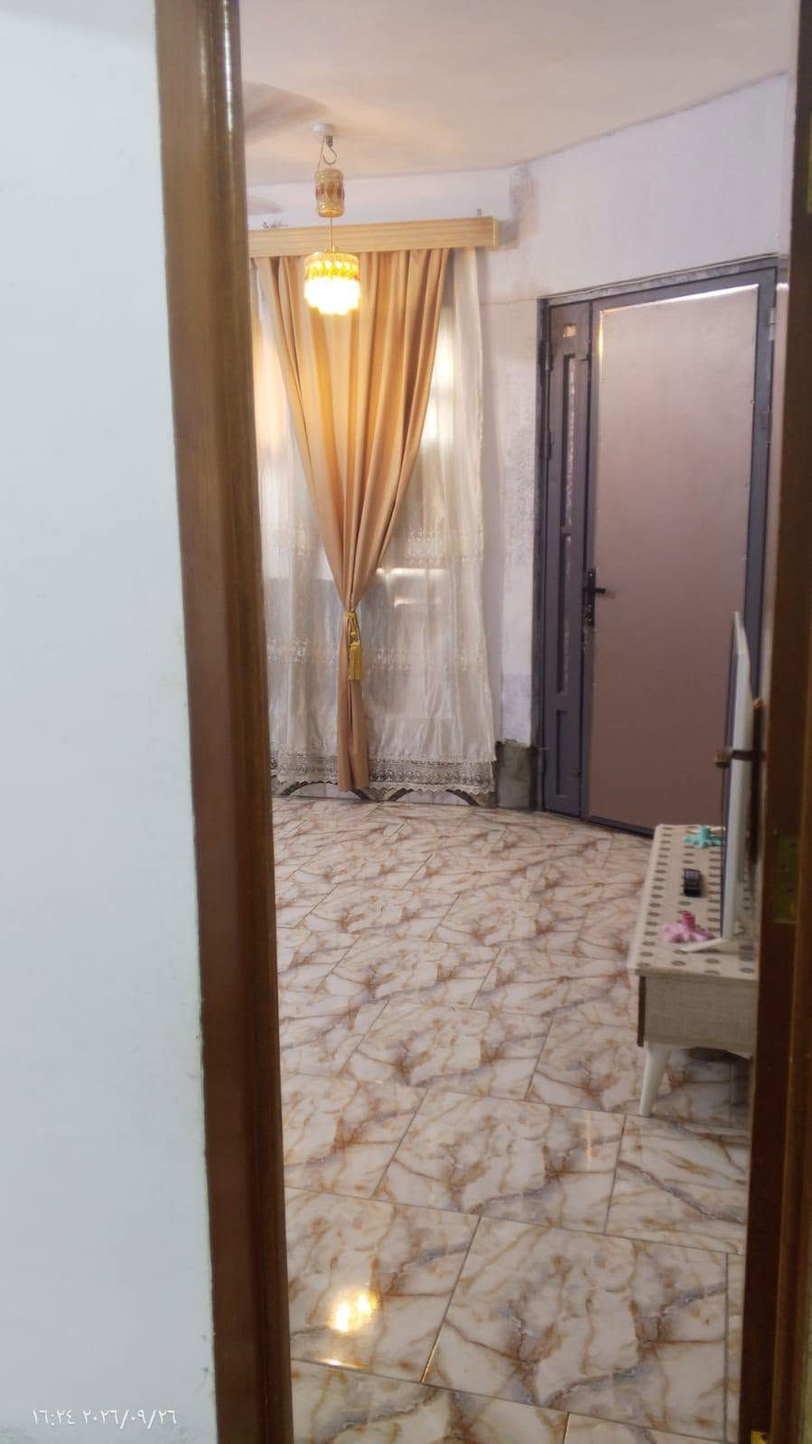 البيت للبيع مساحة ٨٠ متر الاساس صب كونكريت
والسگف عگادة البيت يحتوي على غرفة وصالة ومطبخ واستقبال وصحيات داخلية وخارجية الارضية والجدران سيراميك البيت طابو زراعي سند 25 مرقم من البلدية الموقع كوفة السهيلية الثانية شارع مسلم بن عقيل السعر 30 مليون للأستفسار واتساب ***********

مكتب الموسوي للوسائط العقارية مستعدون لأستقبال عروضكم التجارية والزراعية والسكنية بيع وشراء رهان ايجار

نص مكتوب في الصور:
- ٢٠٢٦/٠٩/٢٦ ١٥:٤٥
- ١٦:٢٤ ٢٠٢٦/٠٩/٢٦
