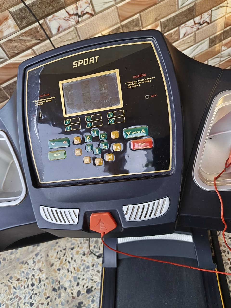سلام عليكم
جهاز جري للبيع وزن 120kg اعتقد اكثر جهاز قوي واعتمادي
استخدمته قليل تقريبا 10 مرات وتركته بالغرفة بدون استخدام اخذته ب500 الف جديد بالجيس
ابيعه الك 350 وبيه مجال ماتحصل هيج نظافة بهذا السعر 
بيه هواي مواصفات 
استخدام منزلي
مودات مختلفة 
بيه هزاز لتكسير الشحوم 
وتكدر ترفعه وتنزله بالأرجل الخلفية موجودة بالصور 
الازرار كلها شغالة
وقياس نسبة الدهون وبيه هواي مواصفات 
وتجي وياه هدية قرص دوار لتمرين الخواصر

مكاني كربلاء طويريج .رقمي *********** واتساب .
تحياتي للجميع ❤️
