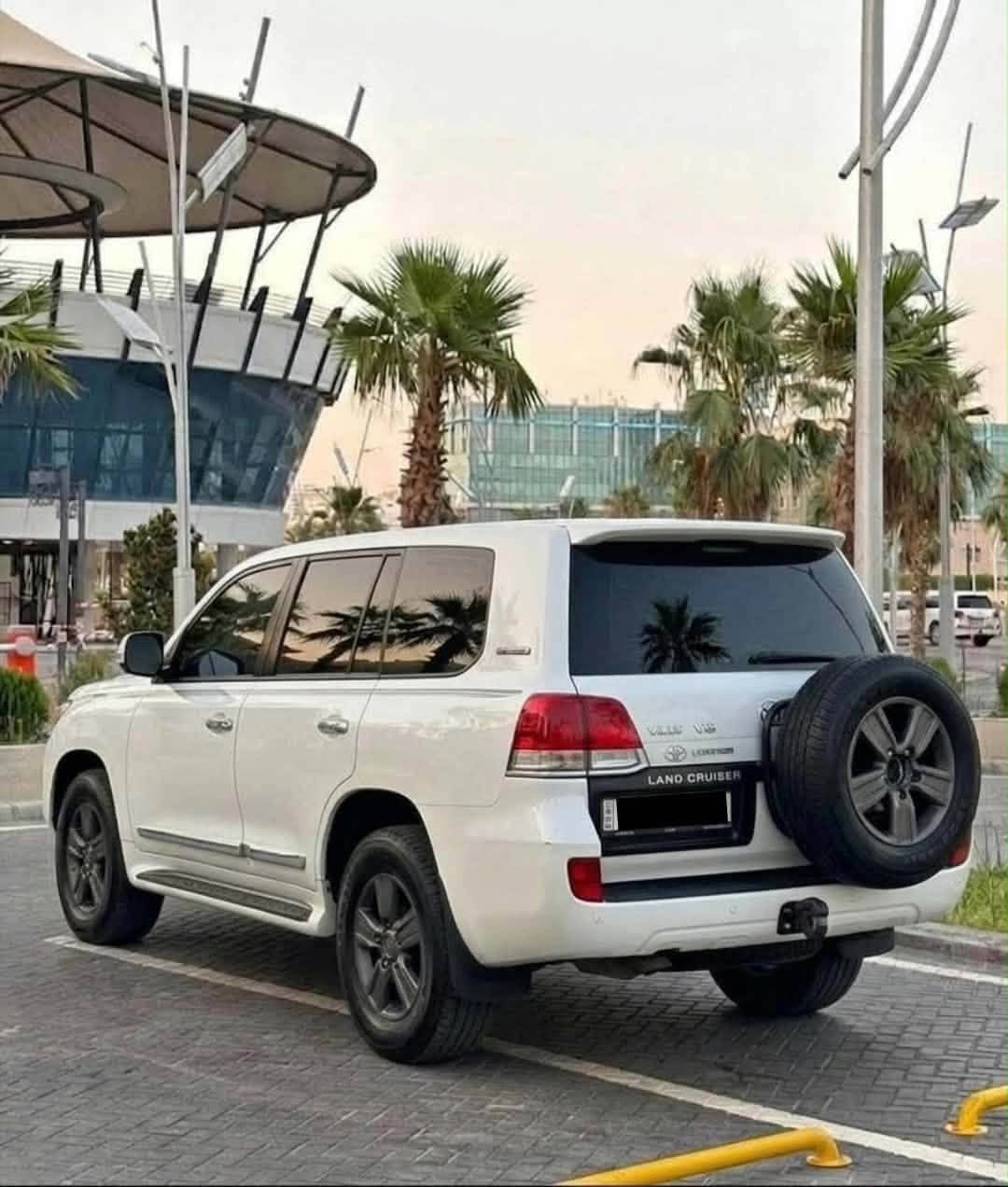 سلام‌علیکم ورحمةالله

لاندکروزر ۲۰۱۰ 
موا‌صفات في اكس ار VXR موا‌صفات لکزس

محرک ٨ سلندر

فول فول موا‌صفات کامل

سياره نضيفه جدا جاهزە رقم‌اربیل باسمی
 گیرمحرک تحویل کلشیء بشرط
مکان اربیل

مكلف بالنشڕ
رجائە للاستفسار اتصل برقم صاحب سياره
***********
هاتف فايبر واتساب
