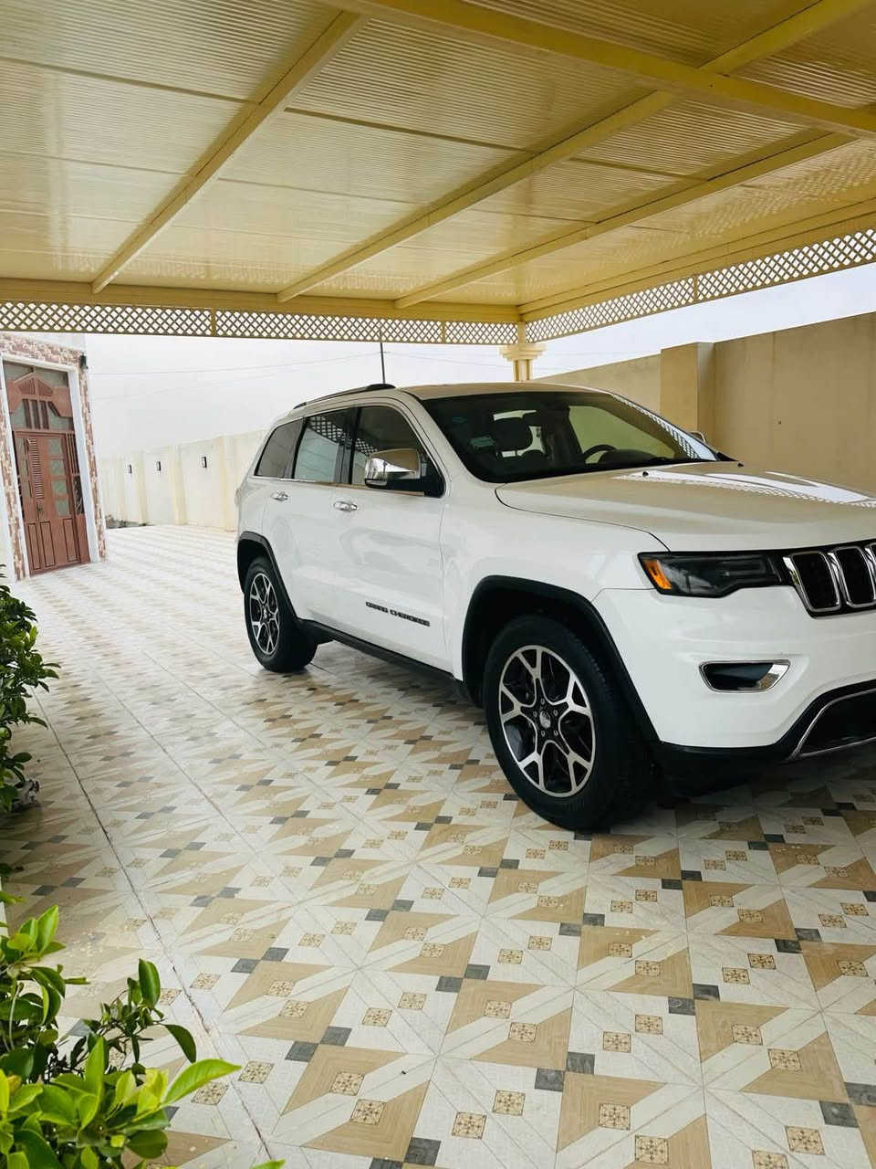 جيب2019 لمتدد  امريكي فول سياره باسمي هزه جديد السياره ما بيه نقص اي شي
فول مواصفات 
رادار جانبي
تبريد تفدئه كشانه امامي خلفي 
سياره بانوراما 
جنطه شفط
السياره ما بيه كلشي كلين سياره جديده
للاستفسار رقمي ***********
السعر 250 ورقه
