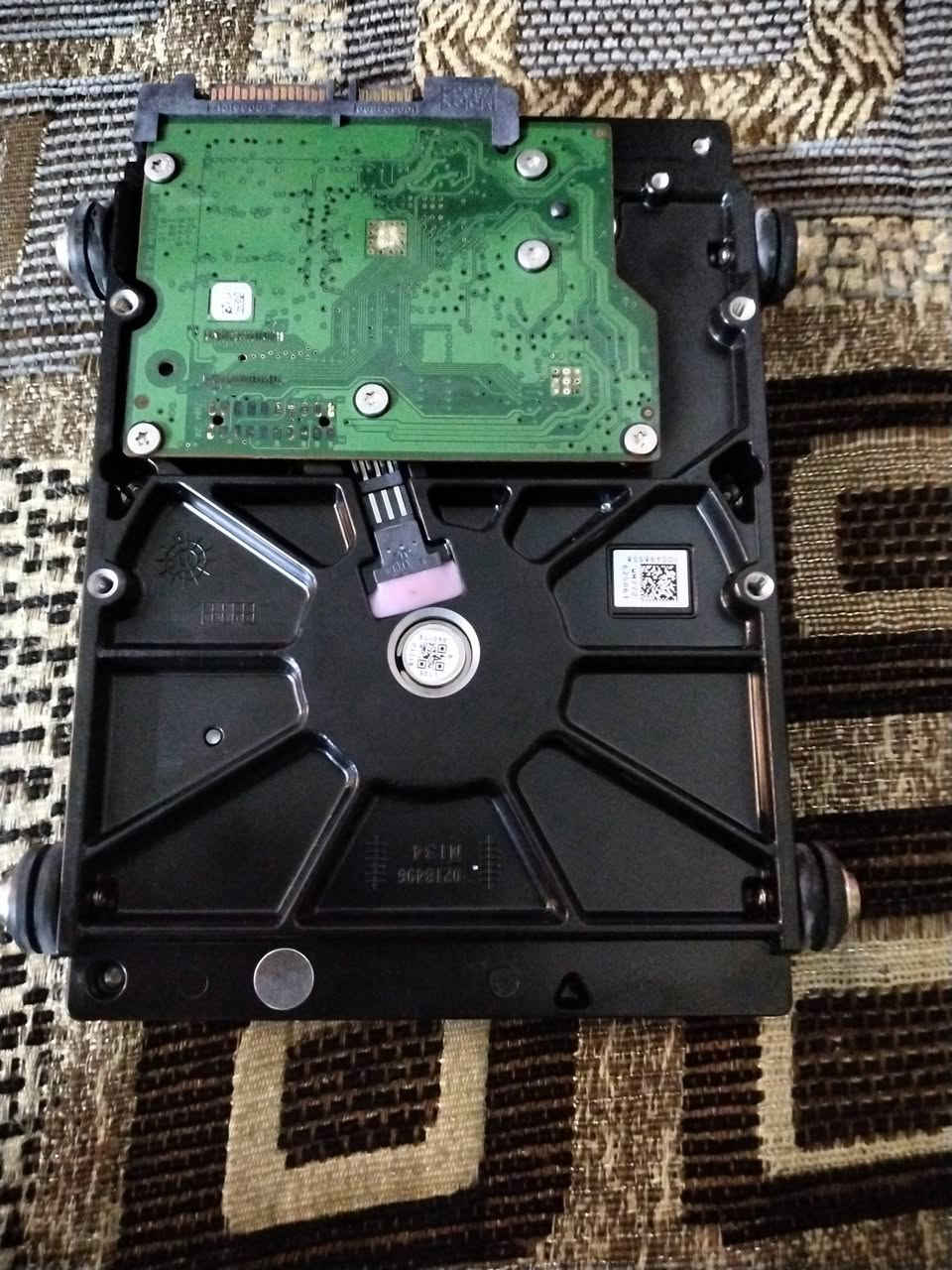 السلام عليكم 
متوفر هاردات مثل هذا نوع 
نص تيره 5 قطع 
تيره 5 قطع 
6 تيره قطعه
8 تيره 3 قطع 
تواصل واتس اب ***********
