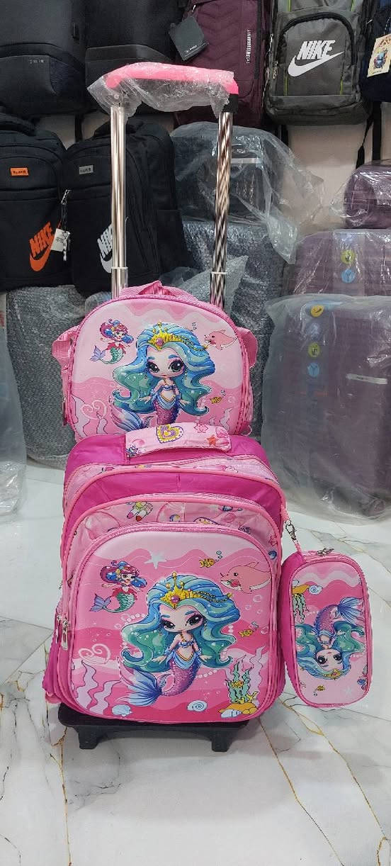#موسم_العروض_بلش_يمنه_2027
       🎒💗 خصومات الموسم الدراسي بدأ! 💗🎒

دلّلوا أطفالكم بحقيبة عربانة تجمع بين الشكل الحلو والعملية ✨

🔥 تخفيض خاص على هذا الموديل لفترة محدودة!

🎀 تصميم بناتي وولادي مميز
🛒 عربانة للسحب بسهولة
🎒 حقيبة مدرسية عملية
✨ طقم متكامل مع الحقيبة ومحفضه اقلام  وحافضه طعام☑

✅سعر الحقيبه 🔥16.000الف فقط🔥

⏳ لا تنتظرون… الكمية محدودة!
#عنواننا:واسط/قضاء الحي/سوق الحي الكبير شارع القرطاسيه /مجاور محل نجم عبد زغير الكهربائي

📍 معرض عالم الحقائب
📩 للطلب والاستفسار راسلونا على الخاص او الاتصال علئ الرقم ***********📲
متوفر توصيل داخل قضاء الحي وجميع المحافضات
       #معرض_عالم_الحقائب_خيارك_الافضل

