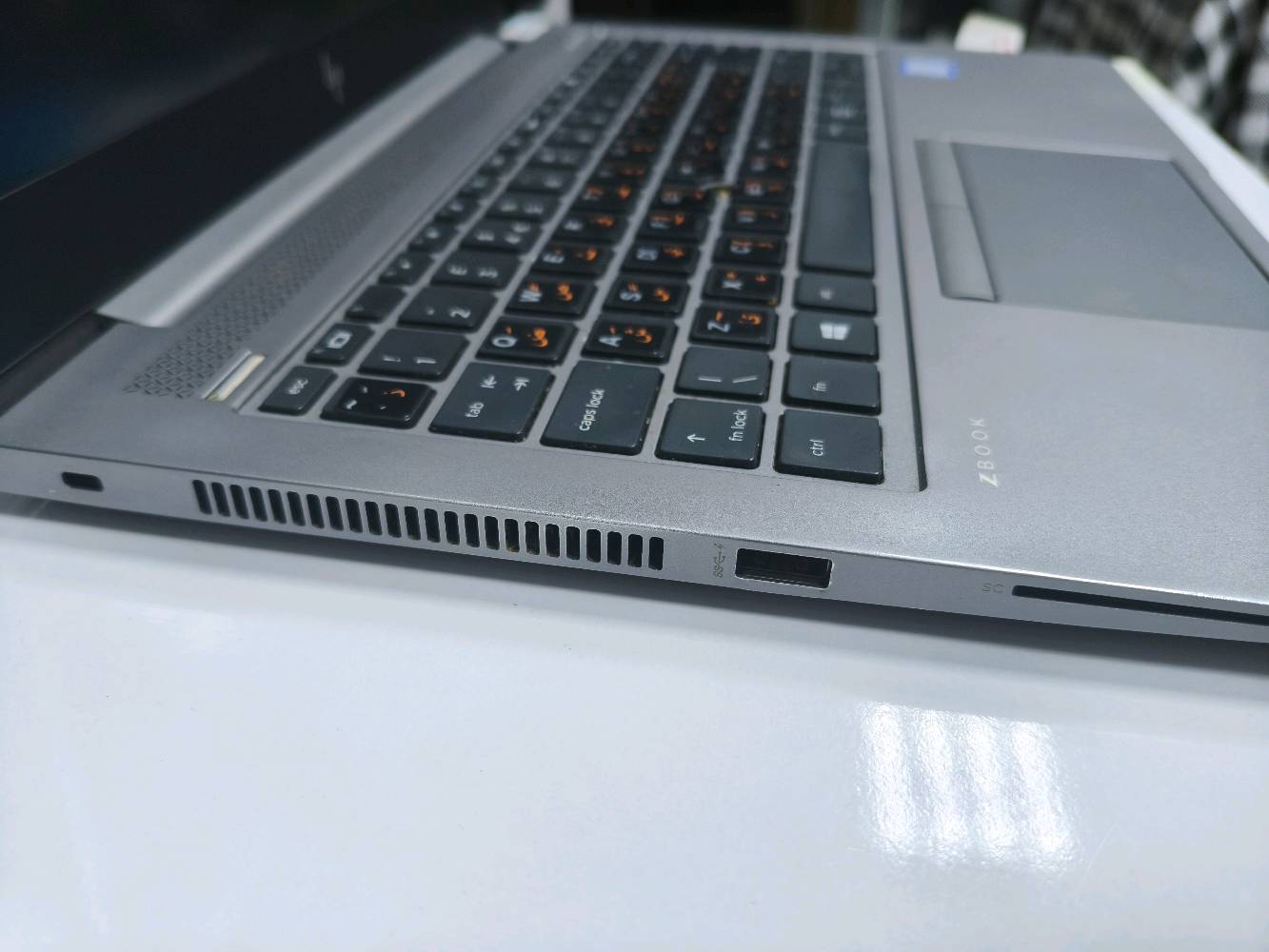 HP Zbook • i5 الجيل الثامن • كرت شاشة AMD WX3200