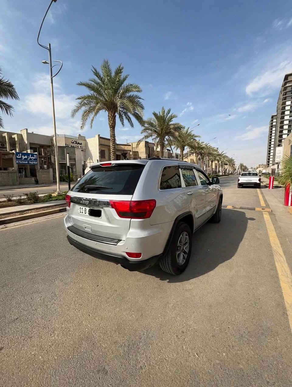 جيب  2013  خليجي
بيع فقط ما اراوس
السعر 142 وبيه مجال ادامه كامله تخم تاير ترايها زيرو. مناقصه كلشي
بيها جاملغ يمنه مبدل ومصبوغ وسونر منشور ويه صور 
الرقم الجديد
فول مواصفات المتدد ١/١
بصمة 
فتحه 
حساسات خلفي 
شاشة جبيرة 
كشنات جلد وكهرباء
محرك 3600
4 ويل ماوس
وباقي المواصفات معروفة 
مكاني بغداد السبديه
رقم الهاتف ***********
