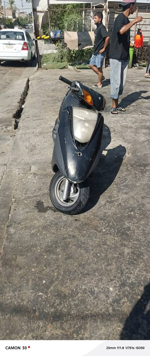 بريز للبيع مكان بغداد زعفرانيه سعر 400 وبيه مجال ***********
