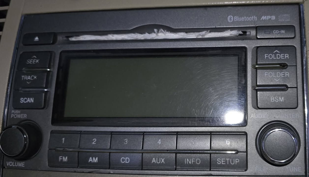 السلام عليكم للبيع راديو ازيرا من 2007الى 2010 بلوتوث mp3 اصلي حاويه السعر 65 لالستفسار ***********
