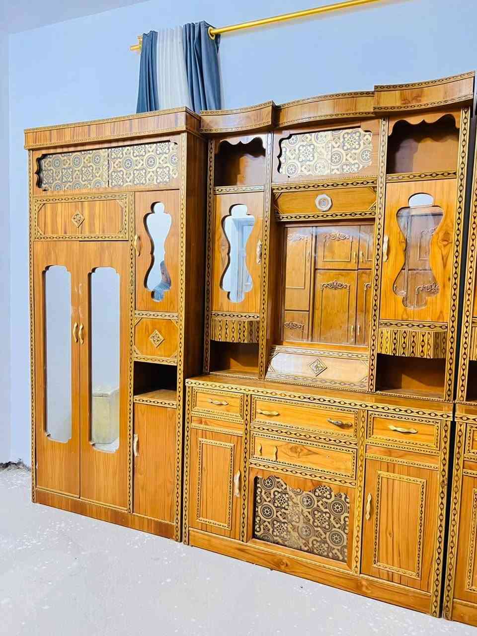 يوجد غرفة نوم عراقي السعر مليون للإستفسار الاتصال على الرقم ***********
