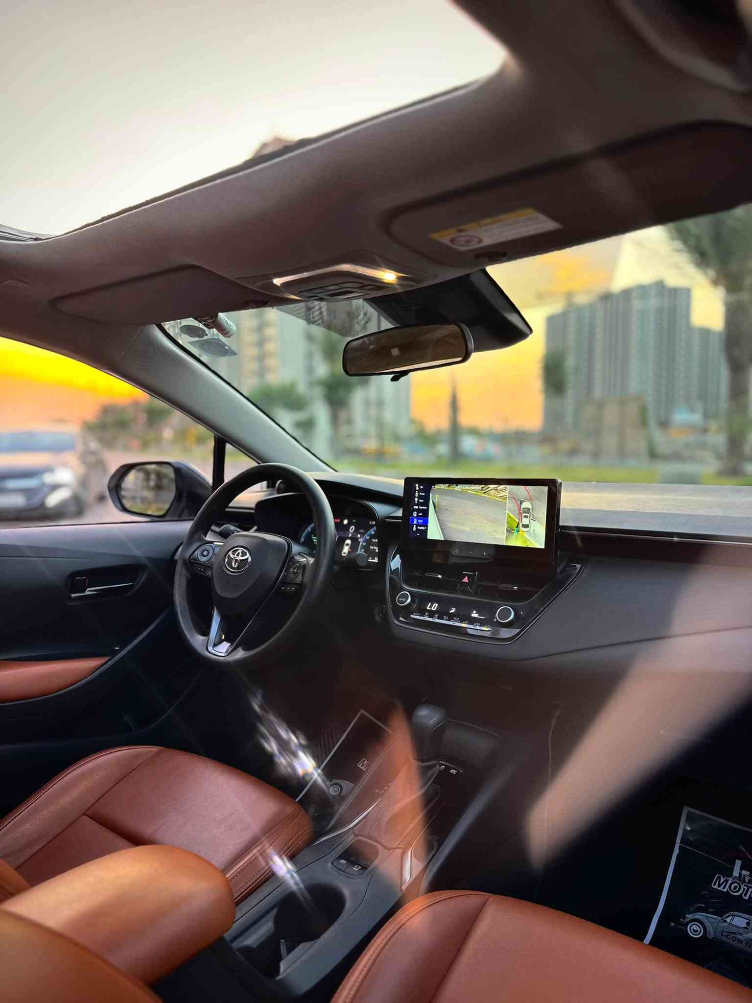 سلام عليكم🙋
TOYOTA COROLLA : { 2025 } 🔥 

فول الفول اعلى المواصفات تجي بل كورلا:{S}
مكفوله كفاله عامه ما عده بارد بسيط 
ماشيه 29 الف فقط كلش جديده السياره 
راح اذكر مواصفات السياره للي ميعرفها :

⬛️ السياره بلاك ادشن بلاد من الشركه 
⬛️ فتحه سقف طكتين 
⬛️ كامرات محيطيه { 360 } درجه 
⬛️ بصمه تشغيل + بصمات أبواب دخول ذكي
⬛️ هاند بريك بصمه + اوتو هولد 
⬛️ رادار امامي توقف ذاتي 
⬛️ كيجات دجتل + شاشه وسيطه جبيره 
⬛️ تحكم ستيرن جهتين + أوامر صوتيه 
⬛️ أشاير بل مري + مري كهرباء ⚡️ 
⬛️ تبريد قطعتين منفصل 
⬛️ داخل السياره قرميدي مميز بلاد 
⬛️ 4 جامات { AUT }
⬛️ ويل كب بلاك 
⬛️ بجم فول LED 

عنوان 📍 السياره بغداد حي جهاد 
السعر  158$ وبيها مجال 
هـ *********** 📞
