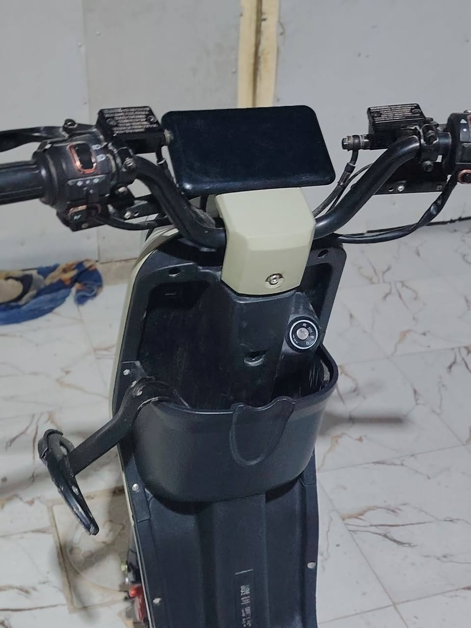 سلام عليكم درجة شحن R9  بطريات عوزهن بس شحن مستخدم قليل موديل2025كهربايته كلهن شغال تبل اشاره يشاره يمنه يسره سرعه 109والحقيقي 70 ليت علي ناصي تحمل وزن درجة حيل نضيفه ملف حديد 1500وتا وتيرات جدد والسعر 200وبيه مجال مكاني بابل الرقم  *********** استفسار
