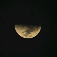 🟢كامره سامسونج نادره بزوم 60 🟢يوصل للقمر وياه هدايه جنطه و ذاكره و حزا...