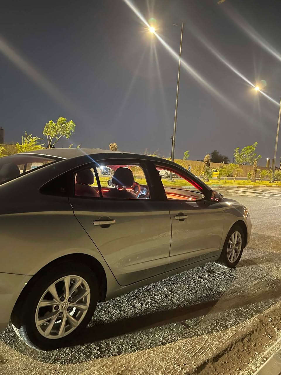 السلام عليكم 
Mg5✈️
موديل: 2024
محرك: 1500cc
اللون: رصاصي 
رقم بغداد 
مواصفات الMg العادية✨
شادلها إنارة داخلية اصلية بيها ضمان🖍️
شادلها منظومة زنون ايضاً بيها ضمان 
كير ومكينة مكفولة 
السيارة اي نقص مابيها 
تبريد ثلج ❄️ 
بعدها بضمان الشركة 🪪
مكفولة من الضربة والصبغ 
عدا ملاحظتين بسيطة جداً 
✨
رايدها ب16000,000مليون دينار 
وبيها مجال مكاني بغداد حي الجهاد 
✨(مكلف بالنشر)✨

*********** رقم صاحب السيارة
