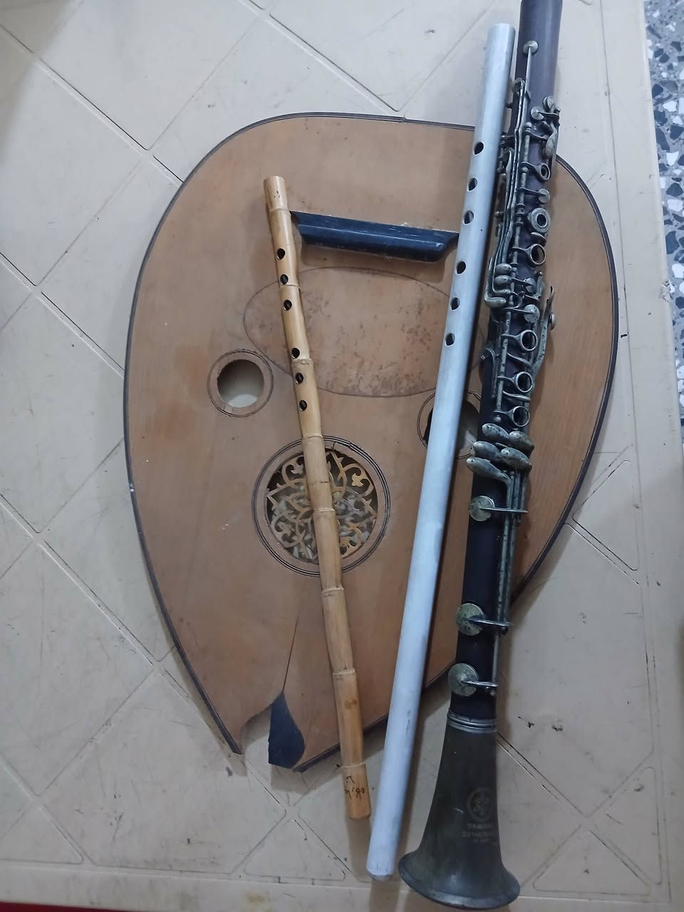 وجه عود كلارنيت ياماها عاطله ناي عدد ٢ قيم واخذهن بغداد ***********
