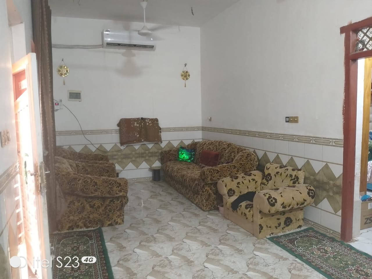 السلام عليكم بيت للبيع زراعي في حامي ال شمال قرب المجمع السكني  مساحته 115
والسعر 50مليون هاي صوره وتفاصيله ورقم صاحب البيت *********** 
اني. مكلف. بالنشر
