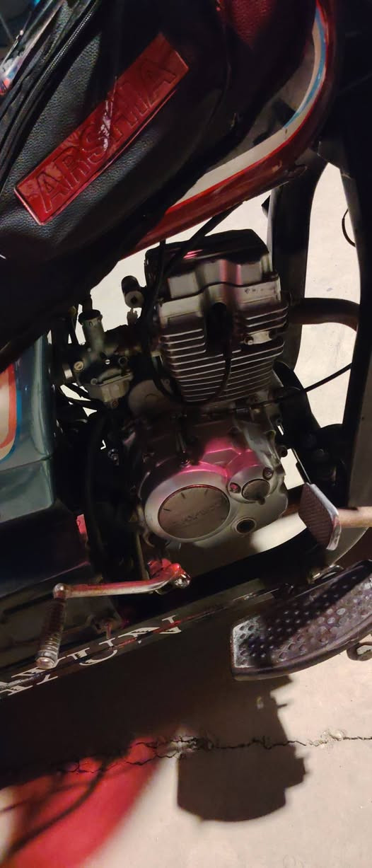 السلام عليكم بسم الله يا الله 
ستوته دايوان اوراق موديل 2017 مكفوله كفاله عامه ، شاصي ، محرك ، رگبه ، كشرتهه نظيفه ، مبدله ، بنزات ، فلنجات ، سيامه مال بريك ، تخم تاير جوبلس ، وياله 3 جدد للتواير الخلفيات والتاير الأمامي ، همين جوبلس ، كهربائيات شغاله ، اشارات يمنه يسره الأماميات والخلفيات ، دبل اشاره ، گلوب عالي ناصي ، هورن بيهه وشغال ، 
ستوته خير من الله تاخذهه وانته المرتاح .
مكاني ، كوت ، شارع النفط ، بالبدايه كلش يم اسواق الجوكر .
سعرهه 1،750 مليون وسبعميه وخمسين الف دينار عراقي .
واذا مو شراي لا تعبني ولا تكسر بسعرهه
بيهه مجال حق جيتك وبيك خير وتدلل .
هاذا يوزري بجميع البرامج ابحث عليي d2h7a .
وهذن ارقامي وبيك خير وتدلل .
 *********** ، *********** .
