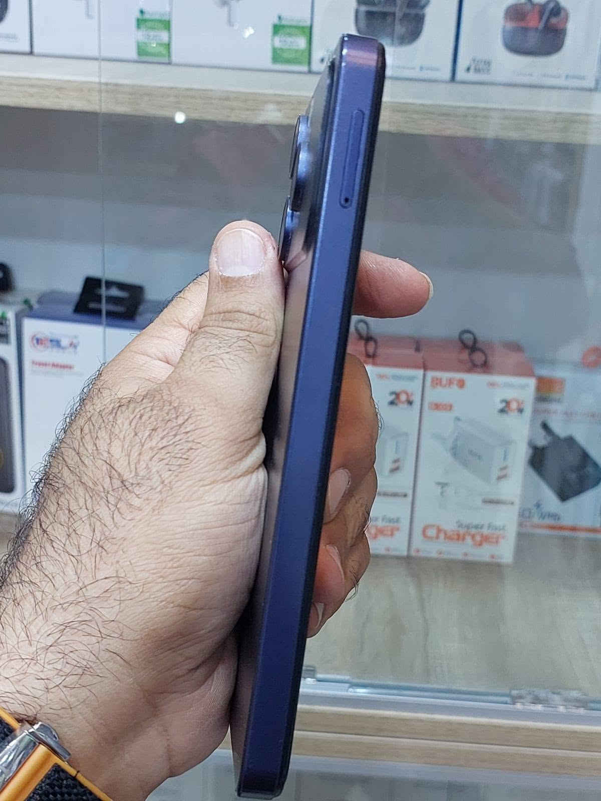 جهاز C17 جهاز اخو الجديد الذكره 128 السعر 145 الف بغداد الحسينيه قرب مطعم جكن اوسلو رقم مبايل***********

نص مكتوب في الصور:
- حالة شريحة SIM (المنفذ ٢ لشريحة SIM)
- zain IQ
- الطراز
- C17
- معرّف IMEI (منفذ شريحة SIM ١)
- 357211870227214
- معرّف IMEI (منفذ شريحة SIM ٢)
- 357211870227222
- RAM
- 4.0 GB + 12 GB
- إصدار Android
- 16
- معلومات البطارية
- معرّفات الجهاز
- عنوان IP
- التخزين الإجمالي: ١٢٨ غ.ب ٢٠ غ.ب. تم استخدام مدير مساحة التخزين إخلاء بعض المساحة الانتقال إلى تطبيق Files لإدارة الملفات وإخلاء مساحة ٧,٦ غ.ب. التطبيقات . بايت الصور . بايت الفيديوهات . بايت الصوت
