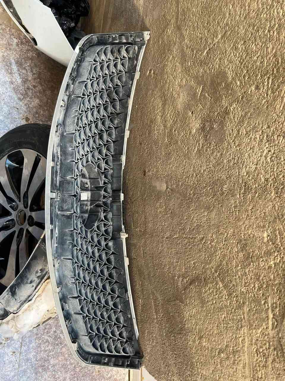 السلام عليكم غراض سبورتج شباك خليه نحل وكشاف ومازده يراد جلي جهه اليسار زنون عالي اصلي
 للبيع ‭***********‬ مكان بغداد حي الجهاد
