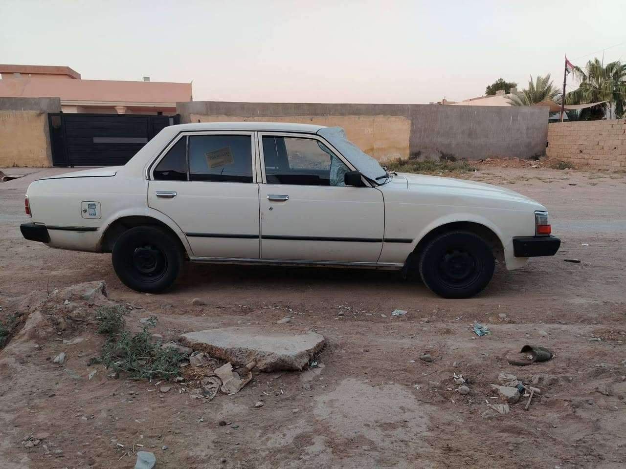 كرونا موديل ٨١ بدون صبخ بدون شواصي رقم صلاح الدين مشروع وطني وبيها بطاقه بانزين
***********
السعر ٤٥ وبيها مجال
