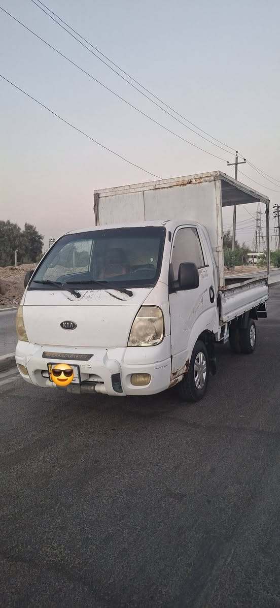 سلام عليكم كيه بنكو للبيع رقم البصره مشروع وطني تحويل مباشر سنويه جديده لغايه 2028مكينه وكيري كفاله حداديه جديده طخم تاير كهربائيات شغاله كله شاصي مكفوله السعر 60 المكان البصره رقم الهاتف ***********
