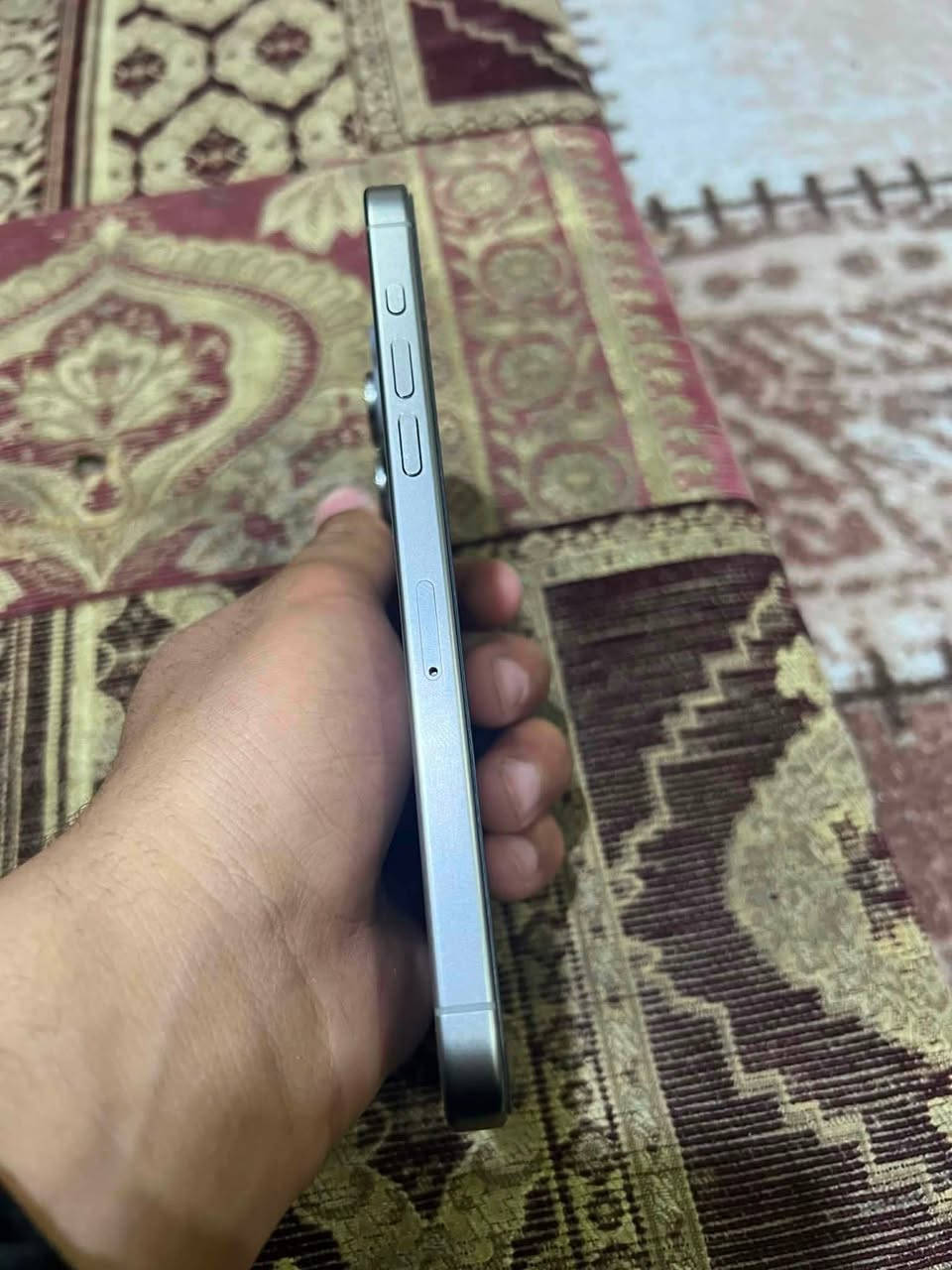 السلام عليكم ايفون ١٥ برو ماكس شرق اسط مامفتوح مكفول من كلشي بطاريته ٨٩ للبيع الشراي يجي خاص وبي خير ويدلل السعر خاص المكان نجف ***********
