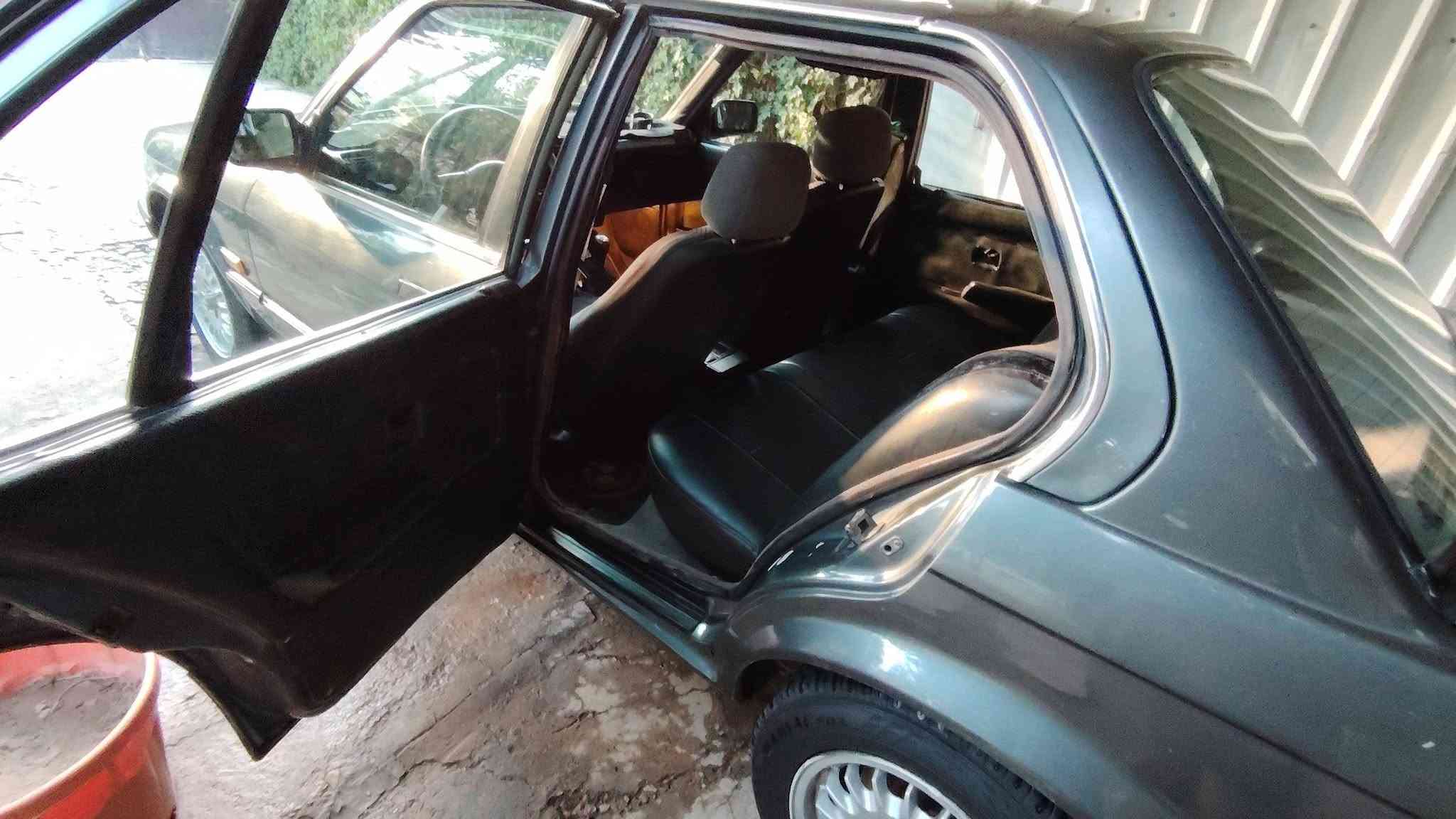 بي ام 325 • جير ZF • بحاجة تصليح