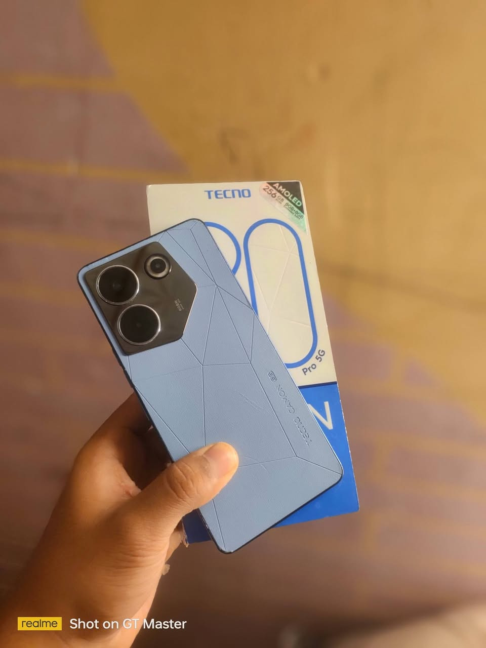 السلام عليكم 
متوفر موبايل Tecno Camon 20 pro 5G 
لون ازرق ذاكره 256 جيجا وعشوائية 8 + 8
جهاز كلش نضيف ومكفول مامبدل شي
شاشه 120 هرتز و90 فريم بالببحي 
بطاريه 5000 وشحن سريع وبصمه بشاشه 
فقط هذا فطر كلش خفيف بطرف شاشه مابين اصلا 
سعر 165 الف وبي مجال بسيط الشرايه 
مكاني بصره ابي خصيب رقمي ***********
ومتوفر توصيل شباب
