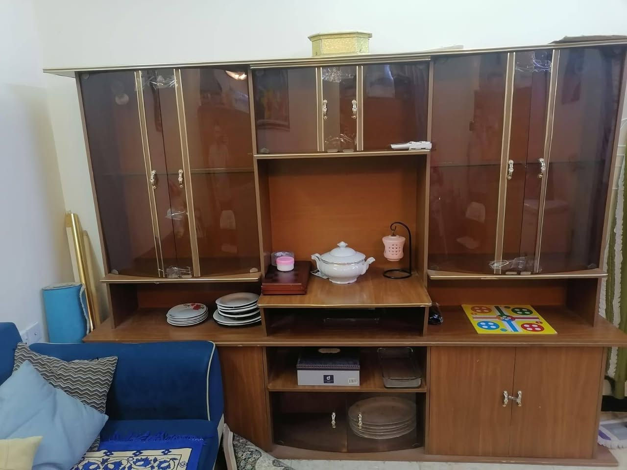 بوفية خشب صاج انتيكة 
سعر 130 الف دينار
بغداد حي القادسية  للتواصل عل الخاص او
الاتصال ***********
