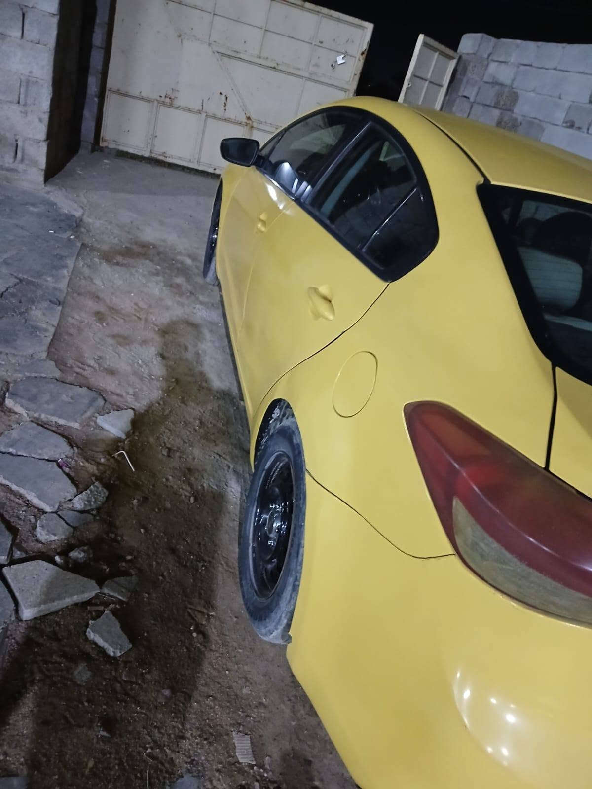 السلام عليكم سياره فورتي 2017مكينه دوش 2000هيه وغرامات امصفره بسمي السياره خير من الله تخم تاير جديد وارد امريكي حادثه جنطه ما واصل الحوض بس قطعه البدله بس الصندوق امبدل حداده فول صدر أمامي خلفي نعمه من الله بيه حادث بالباب السايق معمر على البارد سعر 112وبيه مجال ***********
