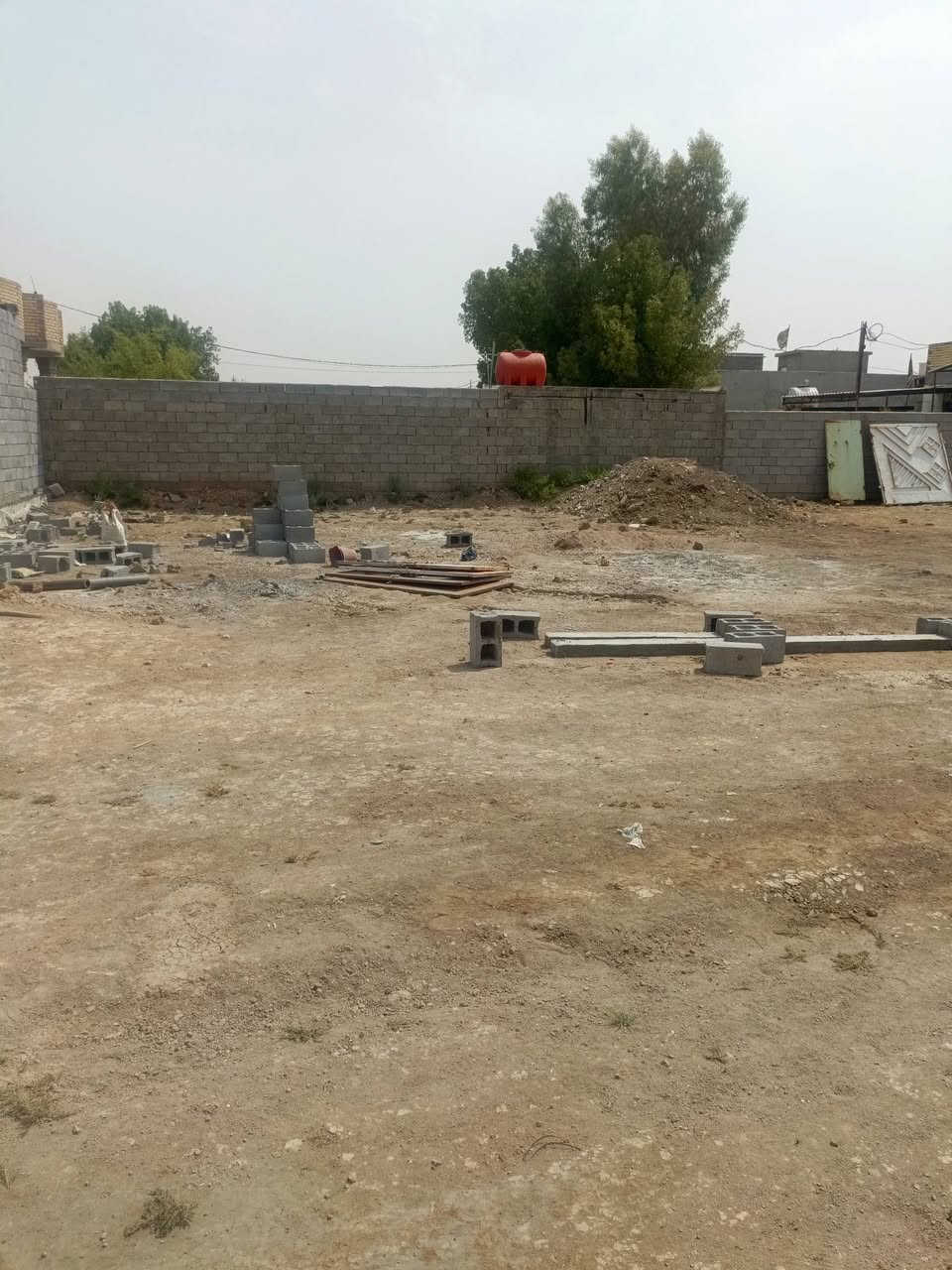 قطعة ارض للبيع 290 م 
قرب محطة دجله تبعد من الشارع العام 150متر 
***********
***********
