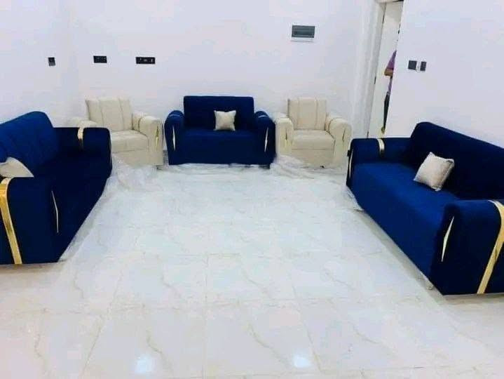 عرض خاص  خلال اسبوع فقط
موديل بطه

قماش قديفه رجل عظم عاج ويا 4كوشات فقط 

أنتبااااه إلى لأسعار 
ال١٠ مقعد   395
ال٨ مقعد   360
ال٧مقعد  335
ال٦مقعد. 325
ال٥مقعد  295

صنع عراقي  
أحدث التصاميم الفنية 
🖍الشغل حسب طلبكم من ناحية اختياركم الالوان وعدد المقاعد 
⭕️مواصفات العمل 
♦️اسفنج. مميز 
⭕️ الخشب مقعد مضغوط
رجل عظم عاج  

⭕️القماش 
 قديفه 

❇️قياسات القنفات ❇️

العرض 75
190سم  القنفه الكبيرة ام ثلاث مقاعد 
150 سم القنفه الوسط ام مقعدين 
75 سم  الكرسي. 
🌹🌹🌹🌹
جميع الالوان متوفره
توصيل داخل بغداد 5 أطراف 15

الاضافات 

قماش كتان 30 رجل نيكل 25

نص مكتوب في الصور:
- 26/12/2024 16:32
- قدیس | POCO F5