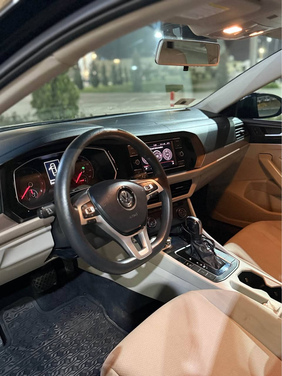 Jetta 1.4 Torbo 2019 —-***********
مواسەفات (S) ناوکرێمی
٢پاچە سبوغە دەرکەی سایەقی پشتەوە بیلاد گۆڕاوە بێ ژۆرێ بێ ئیرباگ أربيل, العراق
