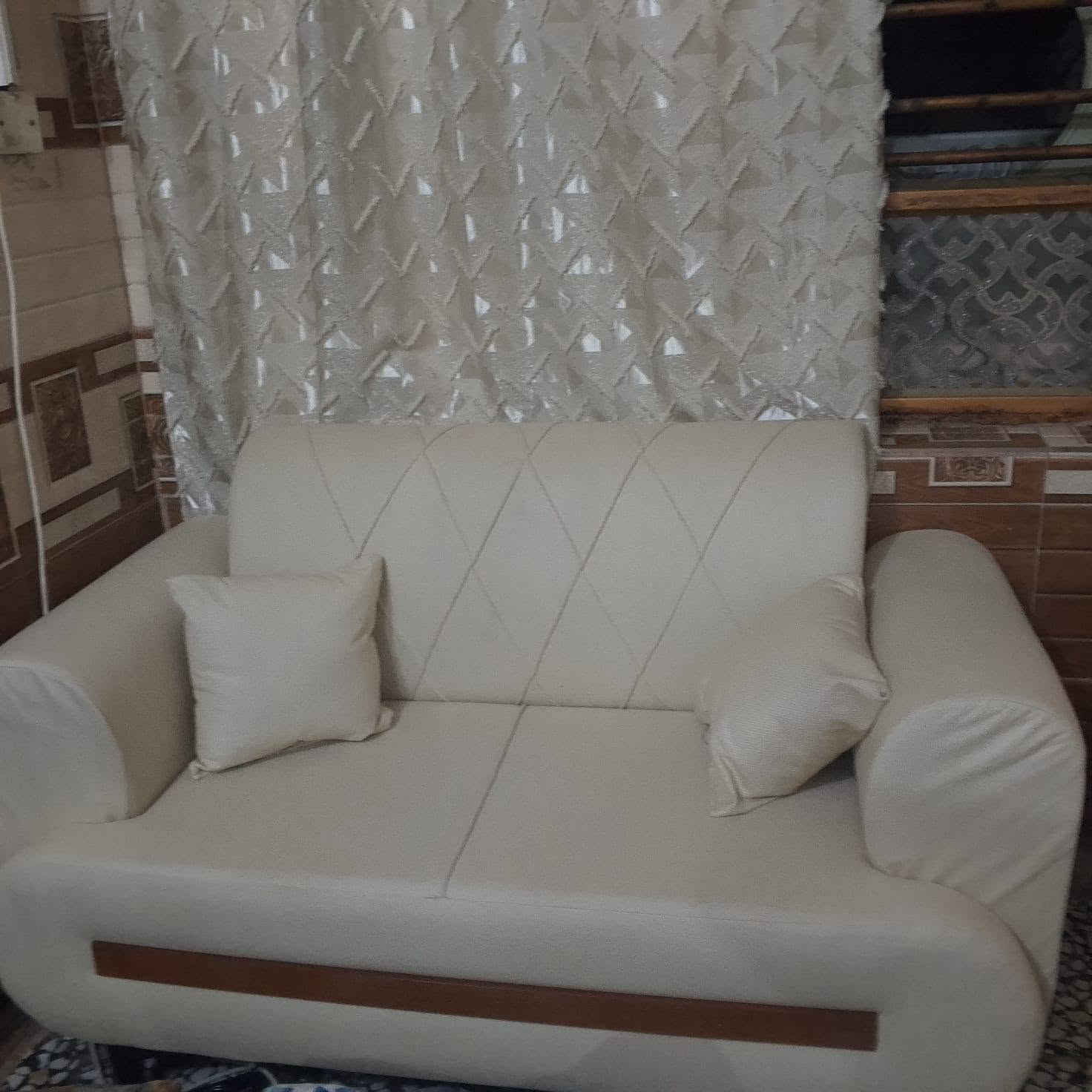 تخم 10 مقعد جديد ما مستعمل بس اريد اشيل صار يومين من مشتري ب500الف اريده ب450 جديد قبل يومين ماخذي عنوان بغداد الشعب ***********
