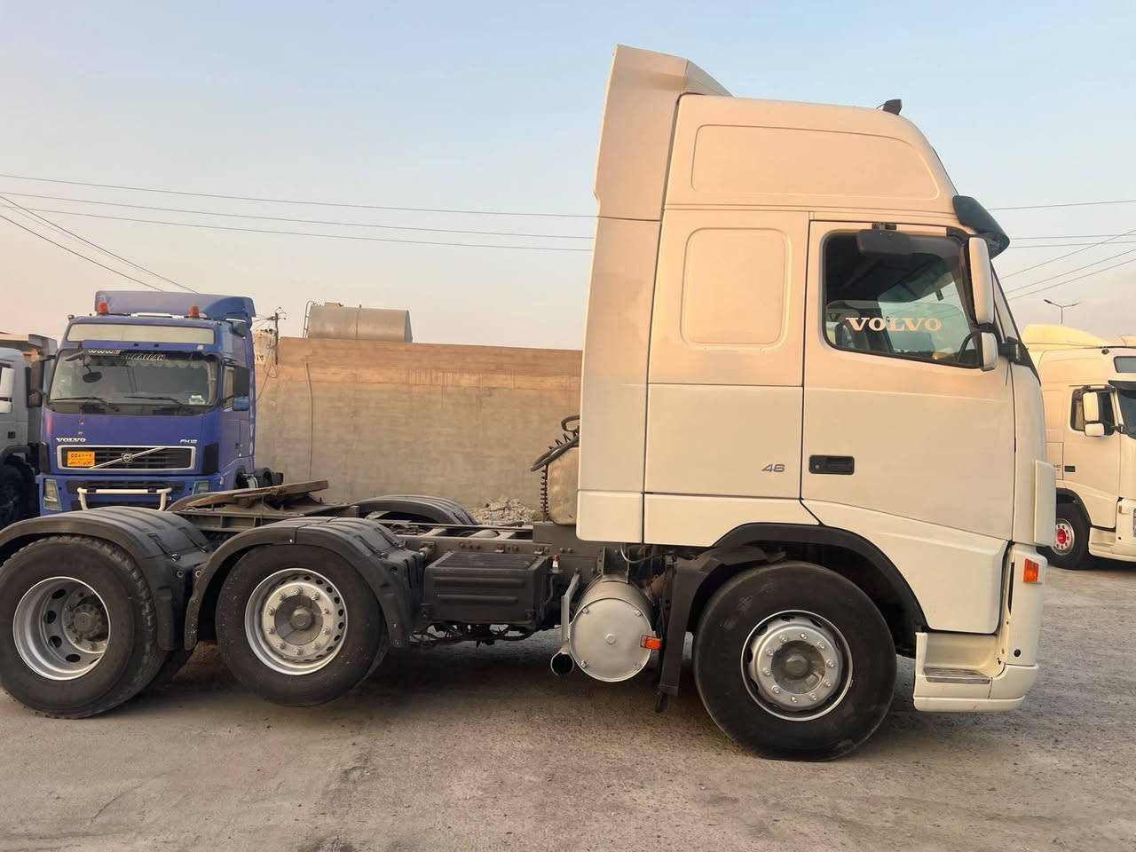 فالفو شيطان حجم 460 هاف كير عادي قمارا 4خطوط مرسمه فلات 4دناكير  رقم كركوك مشروع وطني كير محرك شرط شاصي مكفول قماره بدون صبغ سياره جاهزه بدون نقص شرط التحويل 
موديل 2003
عنوان كركوك طريق المطار مقابل جسر حزيران 
معرض المتوكل 
***********
***********
***********
