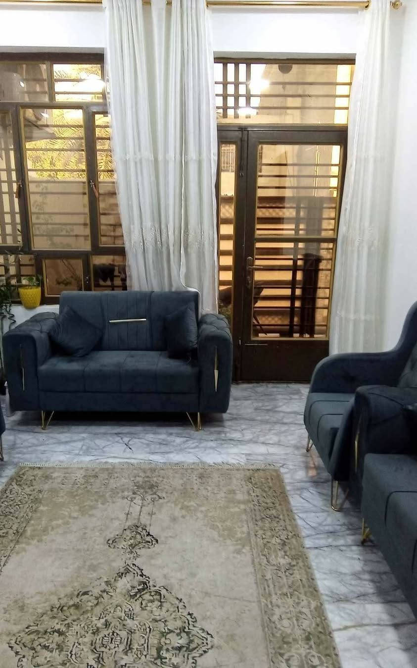 السلام عليكم
بيت للبيع مساحه 50م
واجه 5 والنزال10
يحتوي على استقبال وصاله ومطبخ وخدمات والطابق الثاني يحتوي على غرفه
عنوان: حي اور قرب حسينية المصطفى
للاستفسار:***********
***********
مكتب الفهد للعقار مجاور ثانويه يافا للبنات
