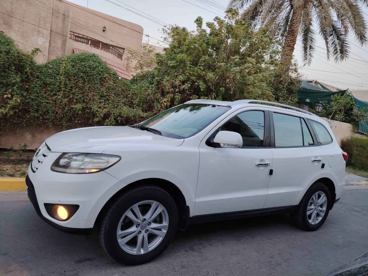 السلام عليكم
هونداي سنتافيا 2011  خليجي شركه
7راكب
6سلندر 
فول مواصفات 4×4
مكفوله من الضربه والصبغ فقط خدوش بسيطه
كير ومكينه ممتازه فقط راجز اول تشغيله
تخم تاير جديد
تبريد 3قطع ثلج
رقم بغداد دولي بأسمي
السعر 165ورقه
مكاني بغداد  ***********

