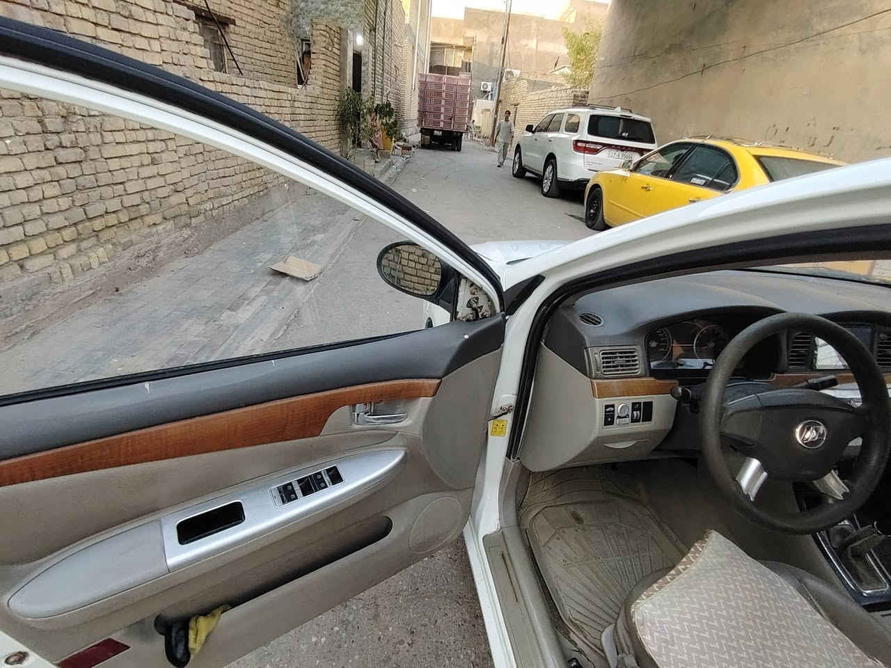 ليفان ٦٢٠ صالون ٢٠١٣
مكفوله من الضربه بيها كص خياس فقط
كير عادي بلاد
نقص تبريد وحداديه ضعيفه
السعر ٤٥ ورقه
الناصريه مركز
التواصل على الرقم ***********
