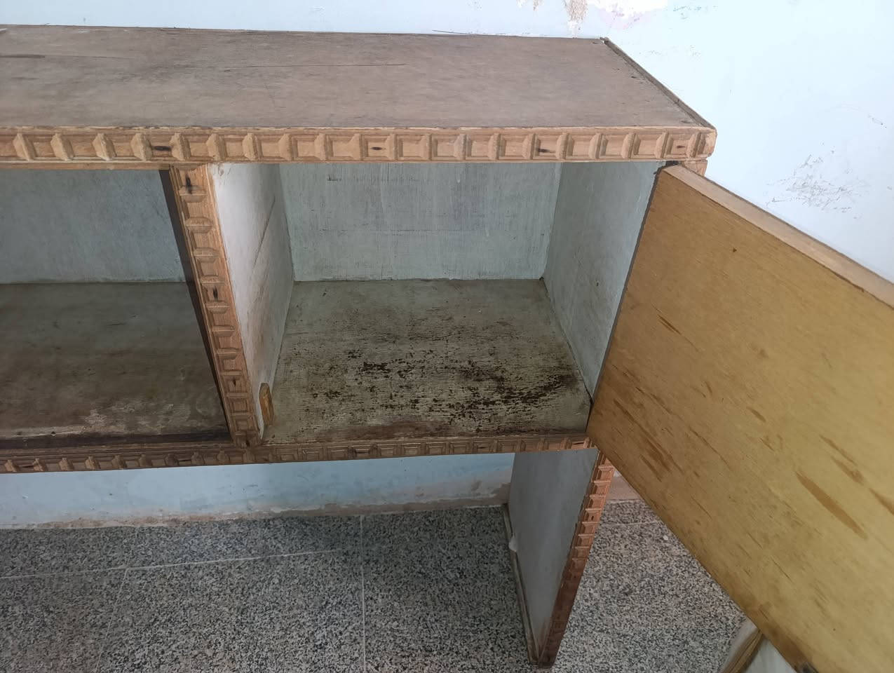 السلام عليكم
ملحق كاونتر خشب
مابي اي اضرار
نضيف
خانتين زغار
وخانه كبيرة
بل وسط
القدم مابي اي شي
الملحق كلـه مابي اي ضرر
للأستفسار والتفاصيل اكثر
*********** مكاني ابو صخير
