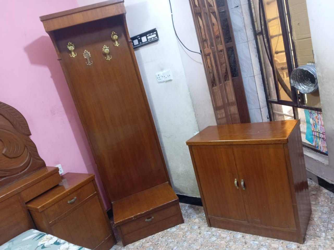 السلام عليكم غرفة نوم عراقية للبيع بسعر 900 الف العنوان الدورة للتواصل ***********
