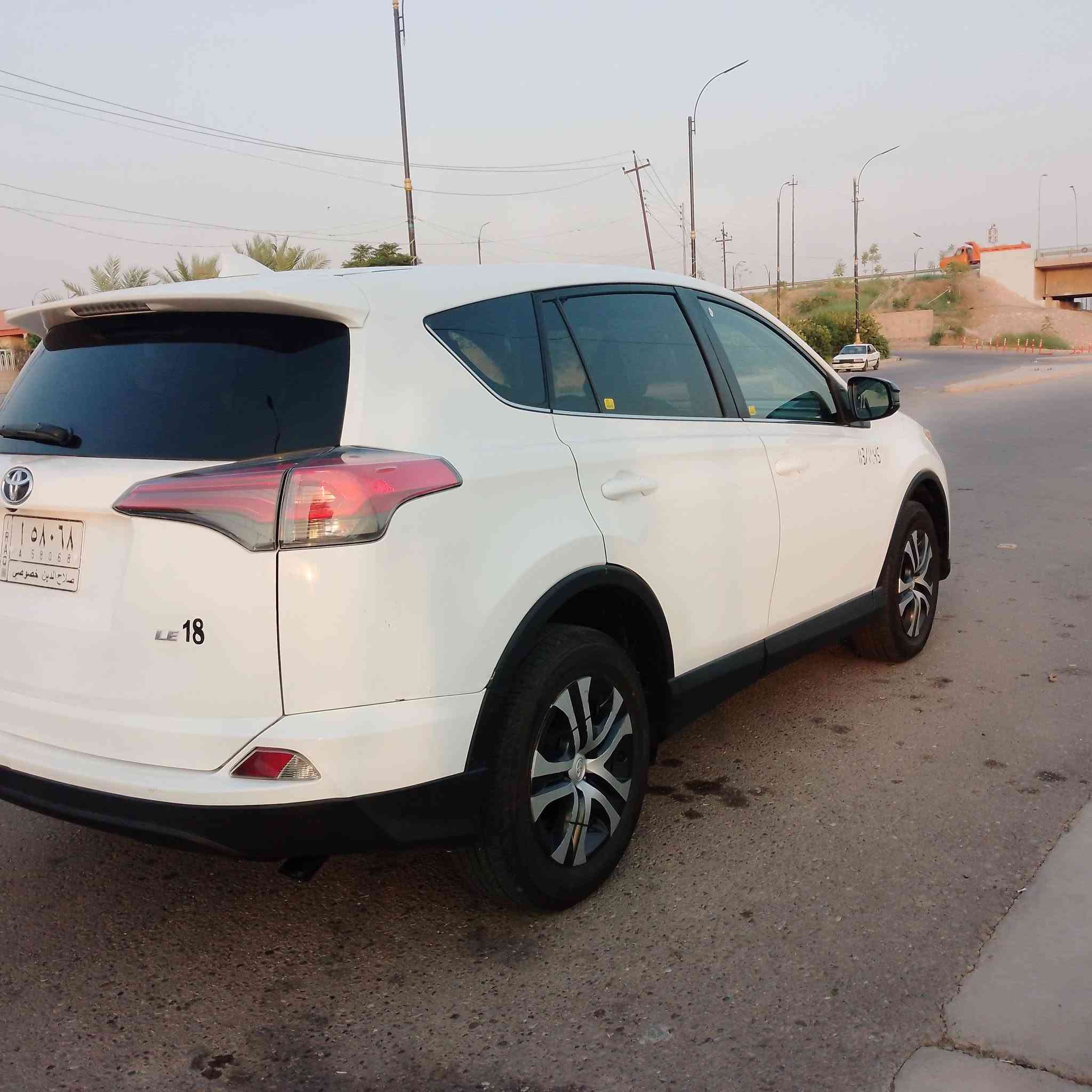 راف 4 أمريكي موديل 2018 ضررها واضح من أمريكا مع السونار 
رقم صلاح الدين شرط التحويل 
تخم تاير جديد صدر امامي خلفي 
باتري جديد سيارة مابيه أي نقص 
السعر 160وبيه مجال 
مكان صلاح الدين الاسحاقي 
رقم الهاتف ***********
