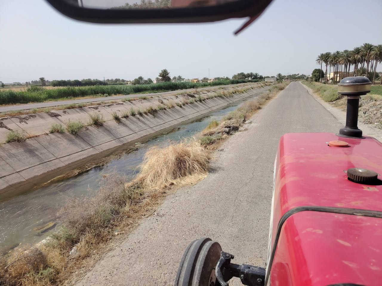 سلام عليكم عندي دونم للبيع بغداد اليوسفيه القصر الاوسط حي ربيع مخازن أحمد ألانباري سند 25 بسمي تحتوي مباشروبيهه ما ساله كهرباء شارع تبليط بيها نخل 20 نخل و مشروع رواي مي لكبير السعر خاص *********** السعر
