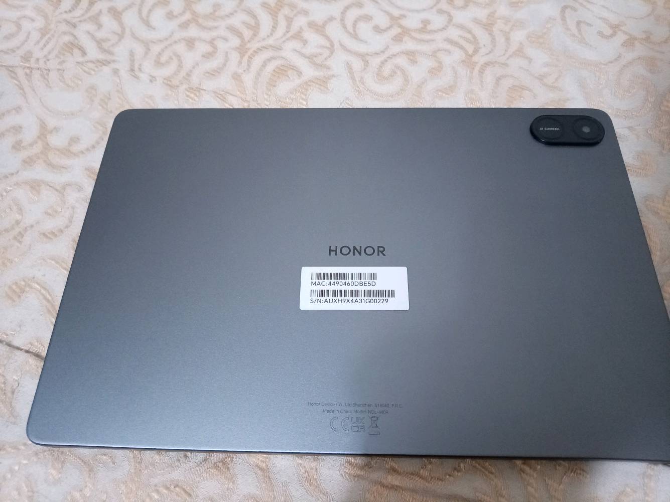 📱 للبيع: تابلت HONOR Pad X8a
استخدام شهر تقريباً ضرر بسيط بالكارتون بس كامل ملحقات
✨ المواصفات:

- 🖥️ الشاشة: 11 إنش بدقة FHD+
- ⚡ المعالج: Snapdragon 680 ثماني النواة
- 💾 الذاكرة الداخلية: 128GB
- 🚀 الرام: 4GB
- 🔋 البطارية: 8300mAh
- 🤖 نظام التشغيل: Android 16
- 🔊 4 سماعات لصوت واضح ومميز
- 📸 الكاميرا الأمامية والخلفية: 5MP
- 🔌 منفذ شحن Type-C
- 🎨 اللون: رمادي

✅ مناسب للدراسة، ومشاهدة الأفلام، والتصفح، والاستخدام اليومي.
السعر بي مجال للطيبين
مكاني بغداد العبيدي تجي تفحص وتاخذه