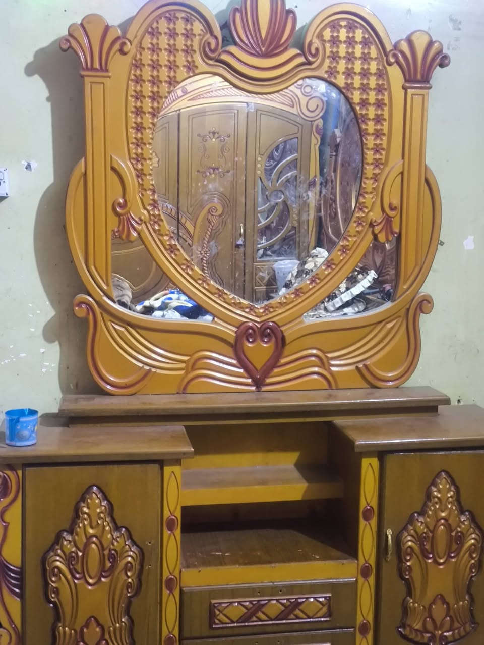 غرفه اخشاب • للبيع • ما تكسر السعر