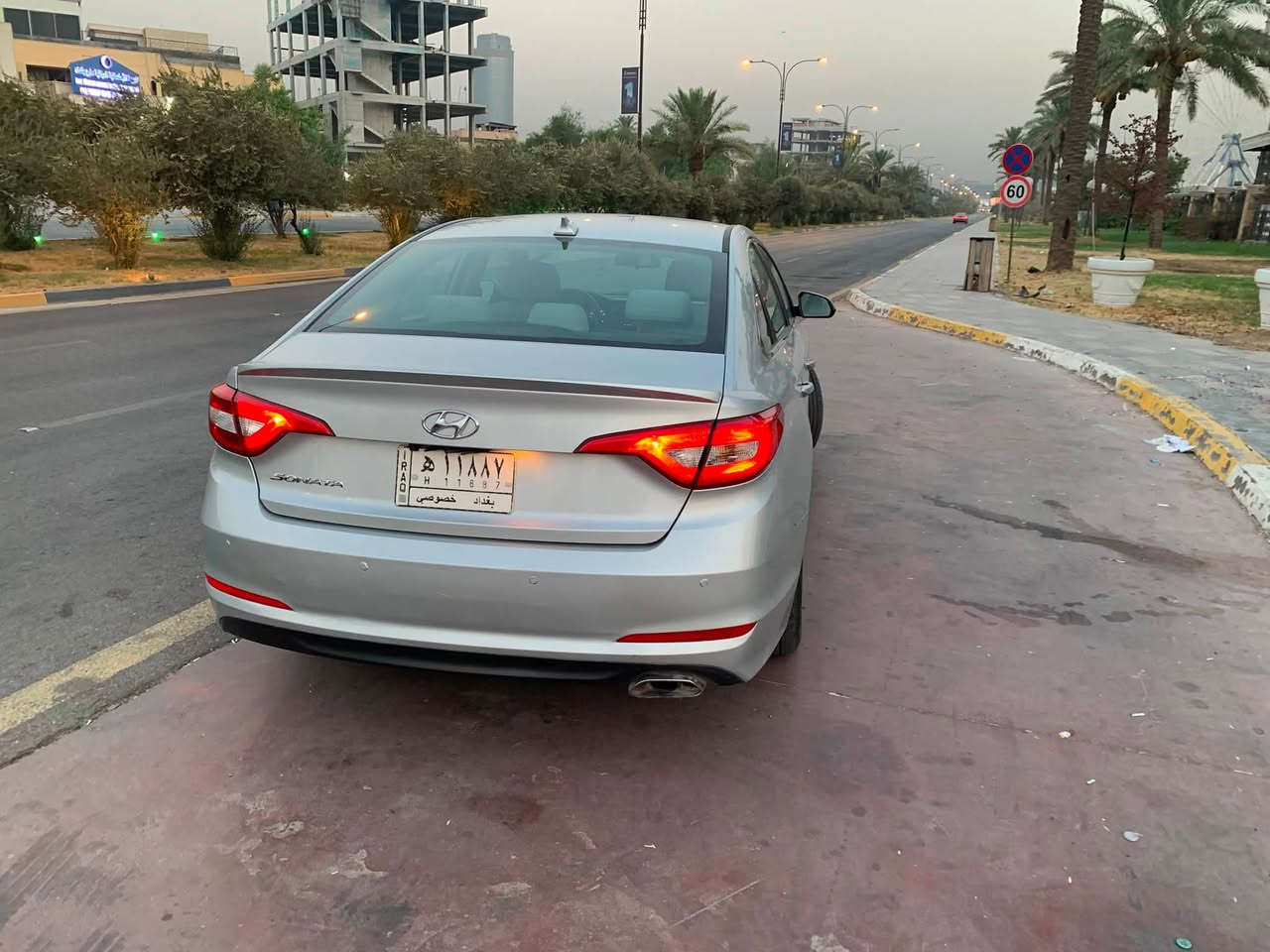السلام عليكم
سوناتا ٢٠١٧ مكان بغداد ماشية ٦٦ الف رقم بغداد 
رقمها حلو بدون دواخل بدون ايرباك ليبل واحد صبغ بنيد فقط وقليل بالهلال جاملغ خلفي سيارة جديدة ب ١١٨ بيها مجال قللليل
تلفون ***********
